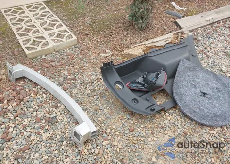 2020 Chevrolet Equinox Awd Lt 1.5L Turbo z USA, uszkodzony, nr VIN 2GNAXUEV9L6173353